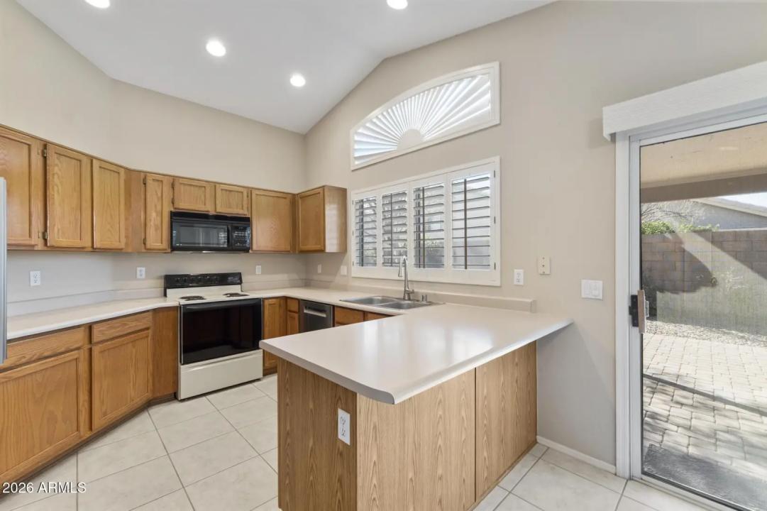 Real Estate Picture 15