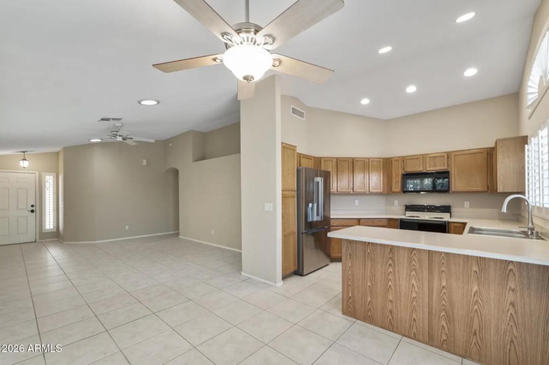 Real Estate Picture 16