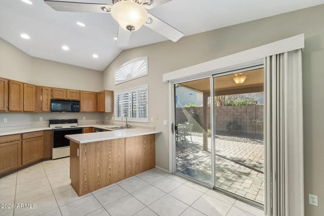 Real Estate Picture 17