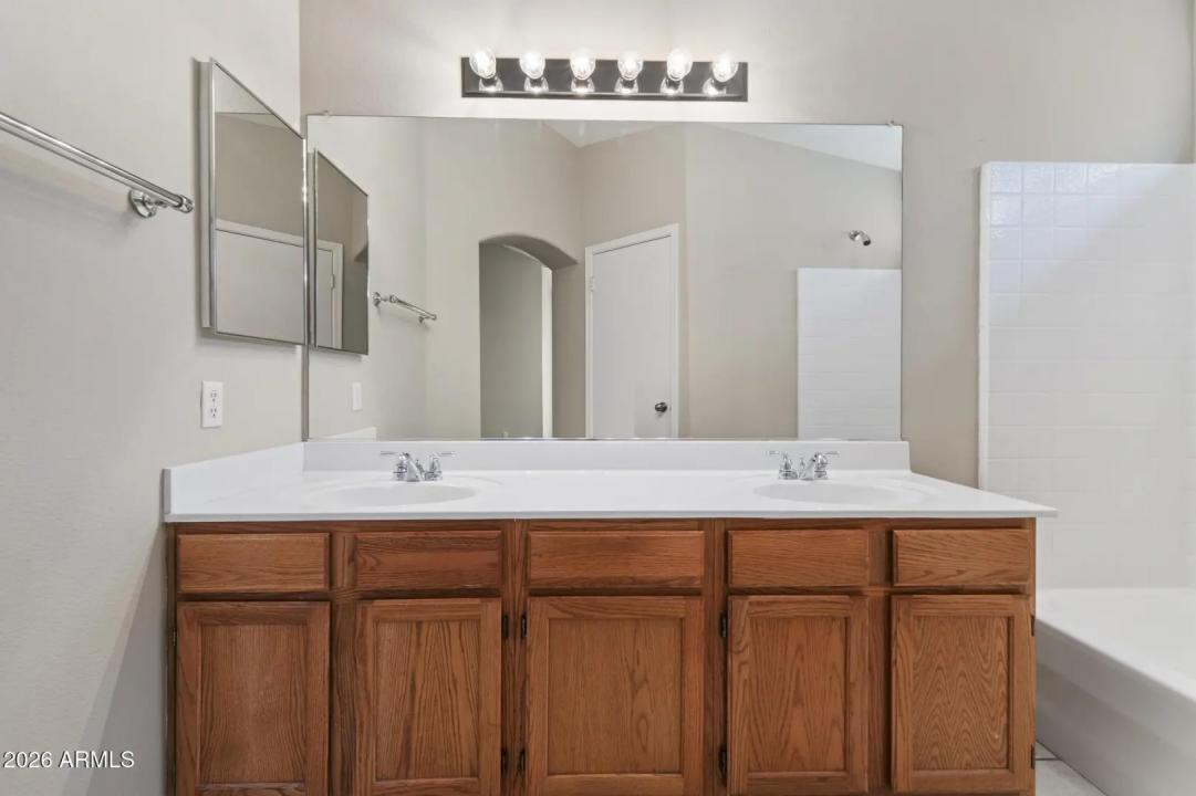 Real Estate Picture 22