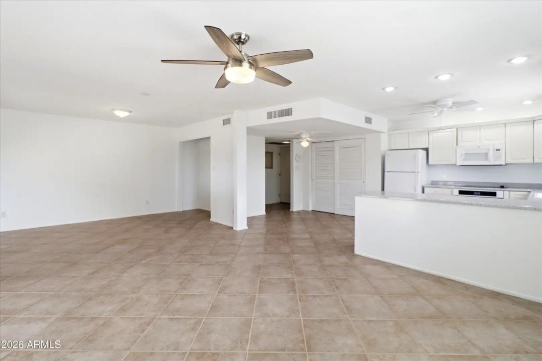 Real Estate Picture 3