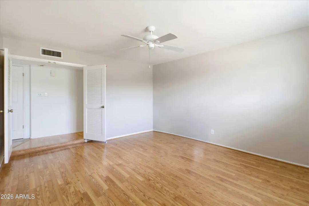 Real Estate Picture 7