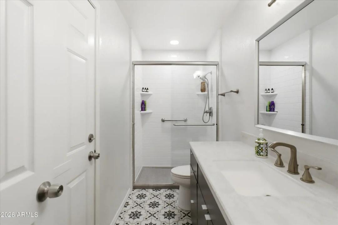 Real Estate Picture 9