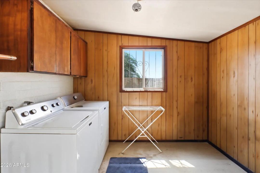 Real Estate Picture 14