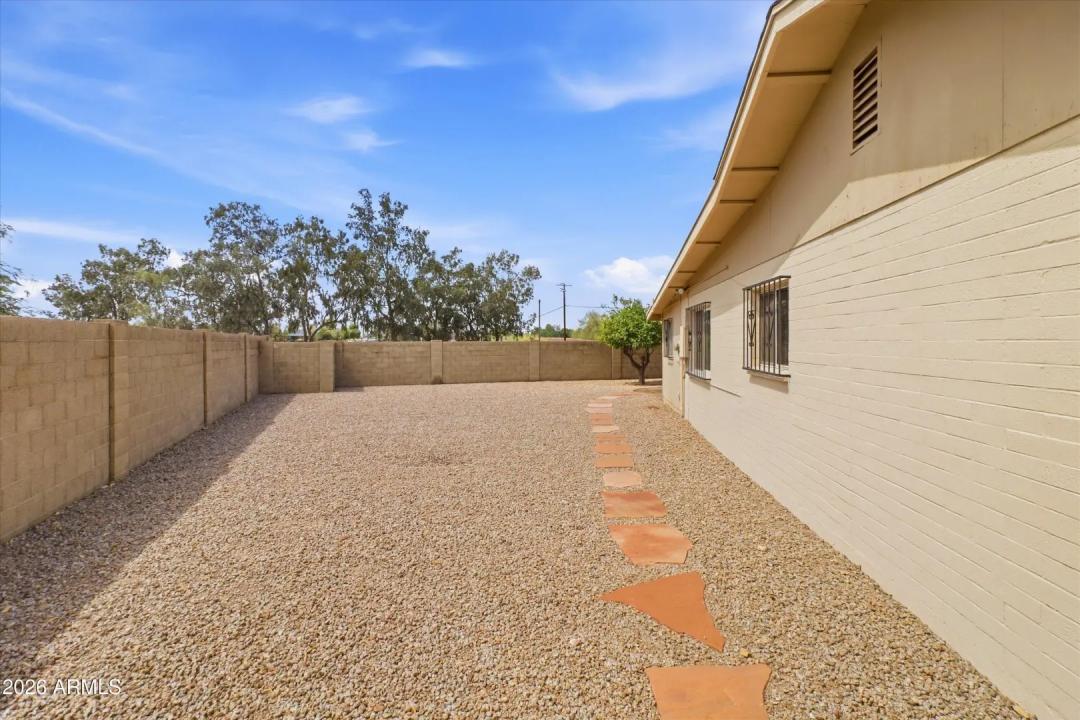 Real Estate Picture 16