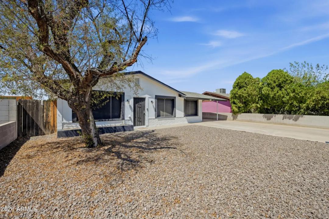 Real Estate Picture 3