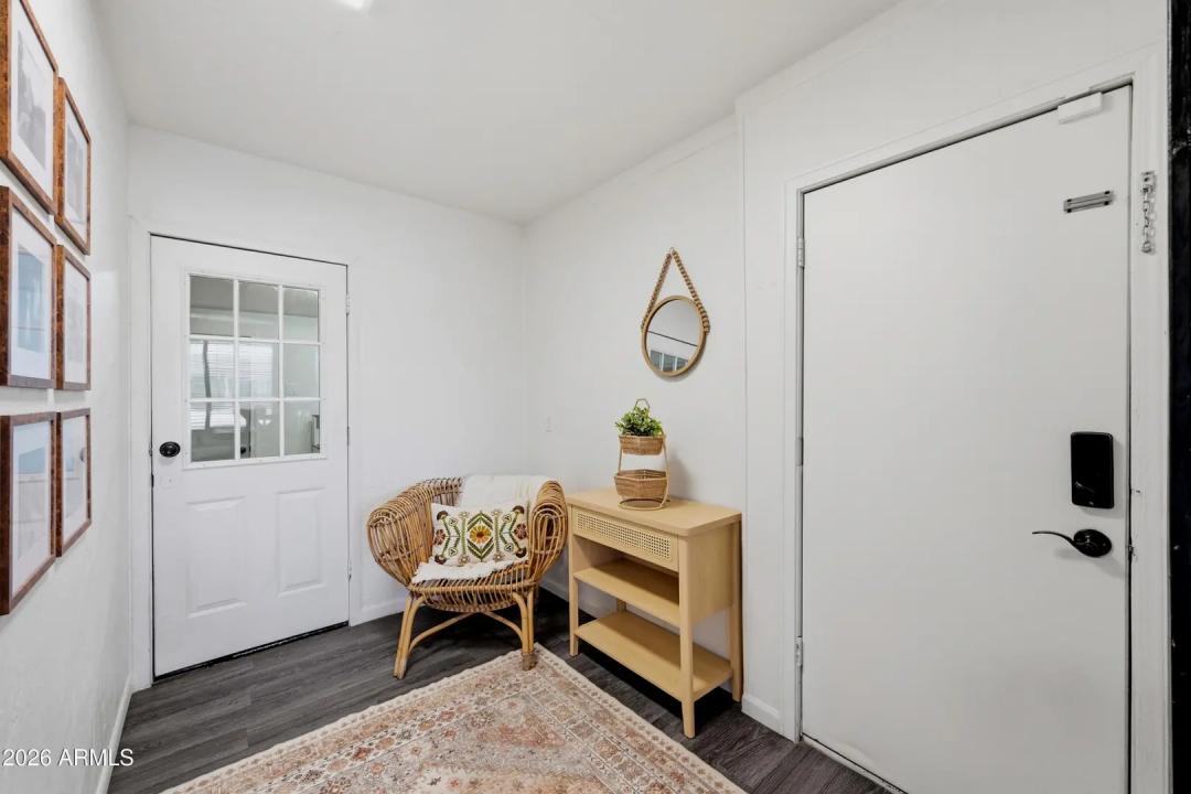 Real Estate Picture 4