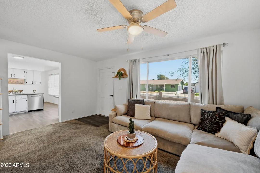 Real Estate Picture 7