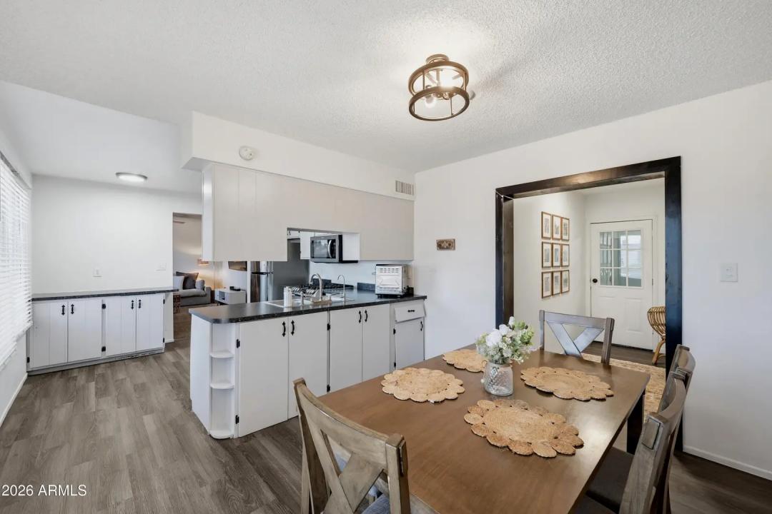 Real Estate Picture 10