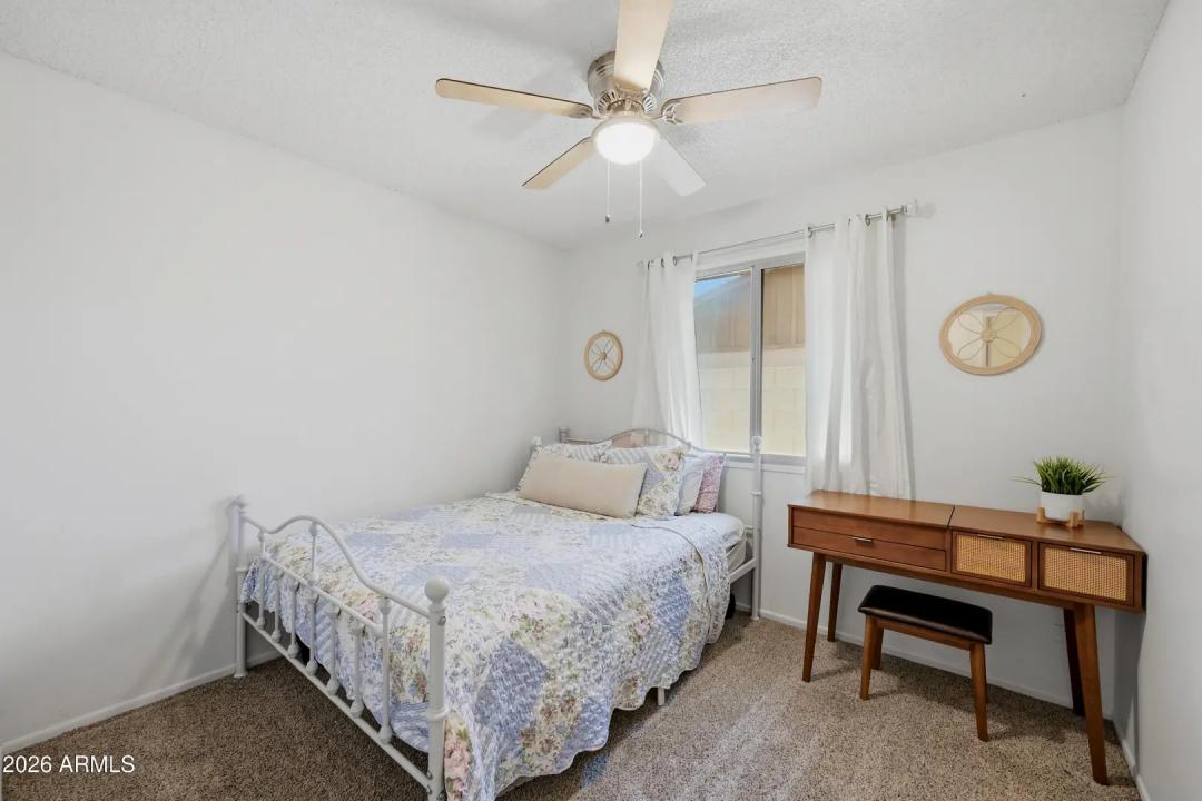 Real Estate Picture 18