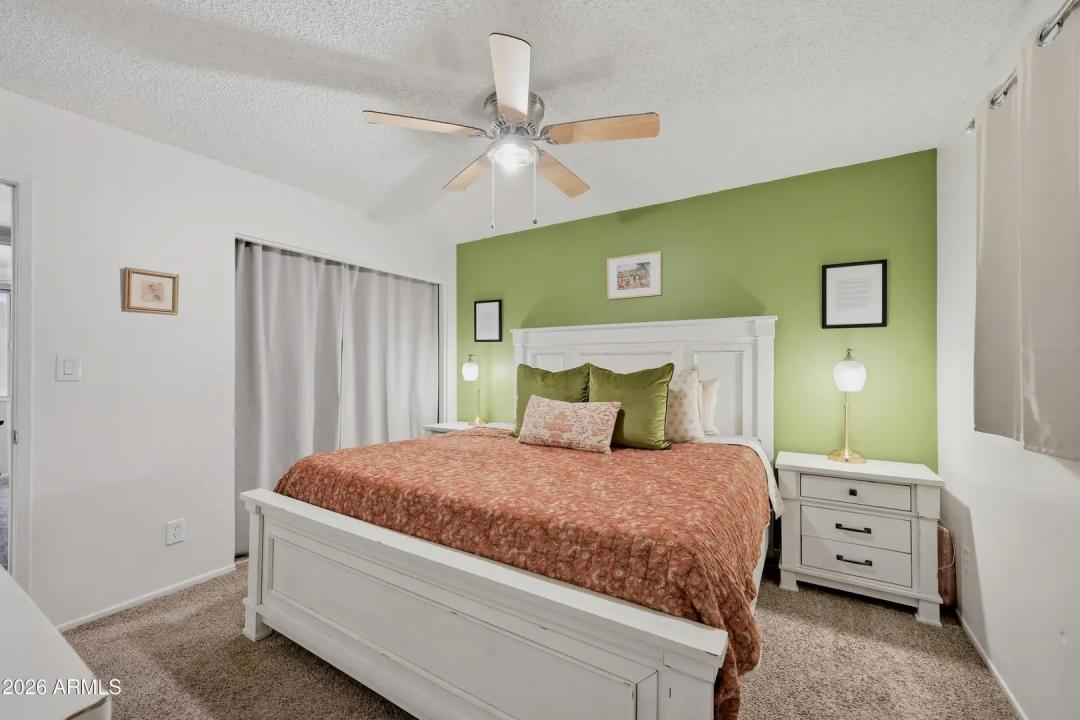 Real Estate Picture 15