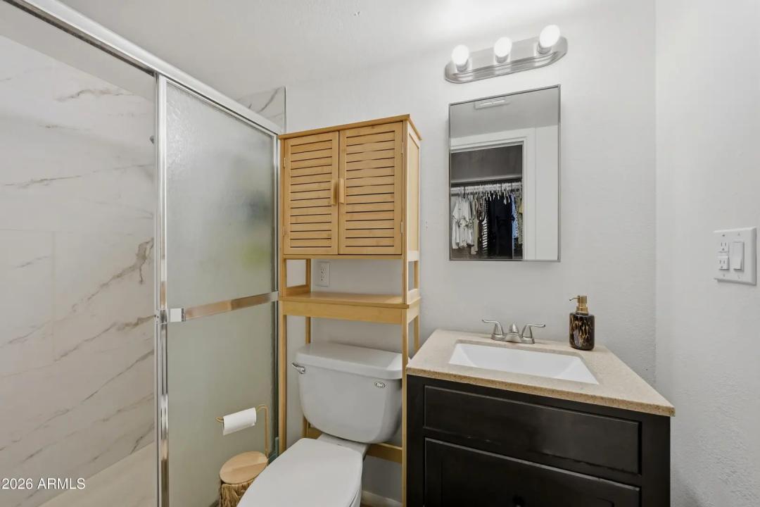 Real Estate Picture 17