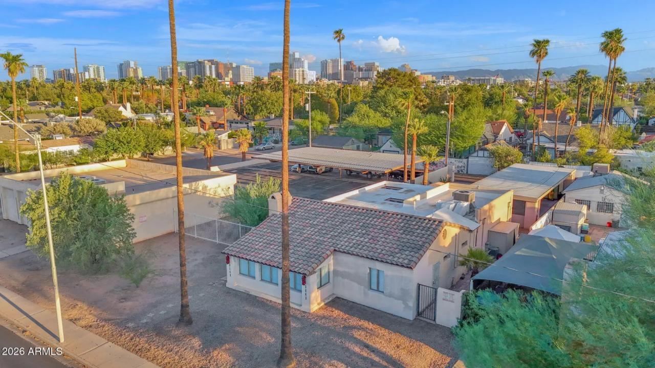 Real Estate Picture 3
