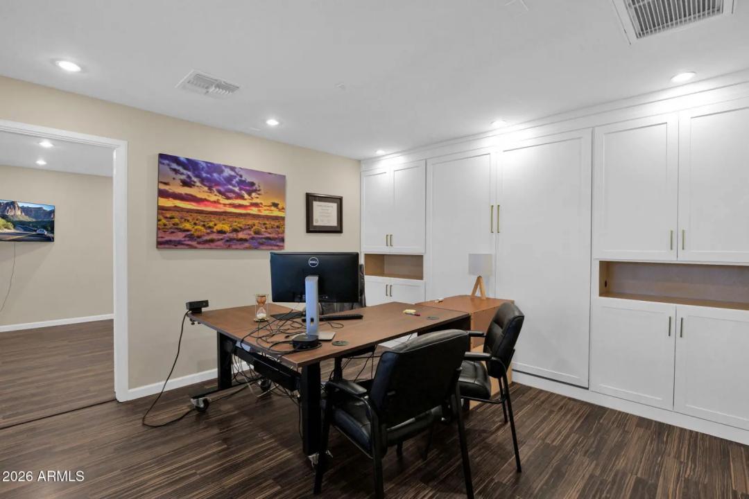 Real Estate Picture 25