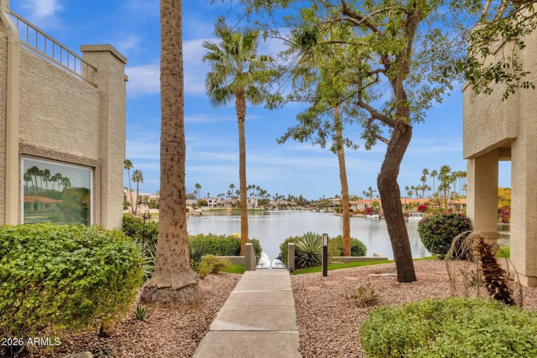 Real Estate Picture 4