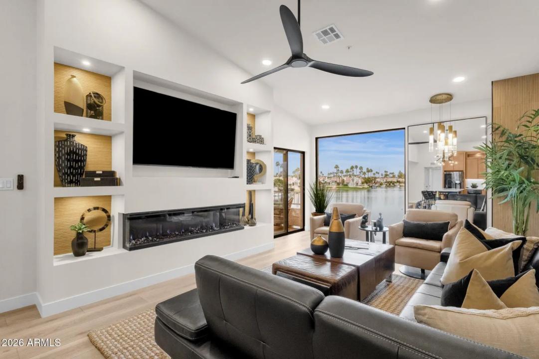 Real Estate Picture 9