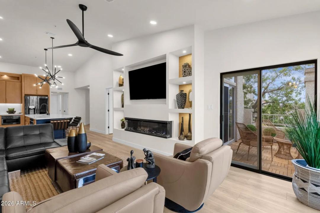 Real Estate Picture 13