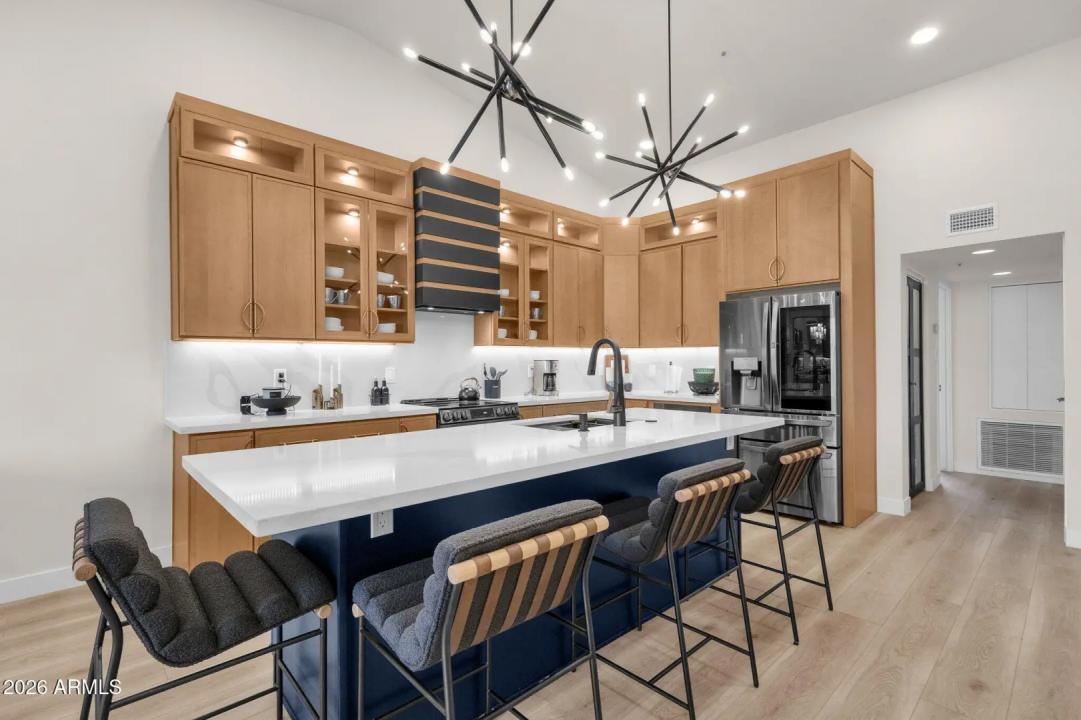 Real Estate Picture 16