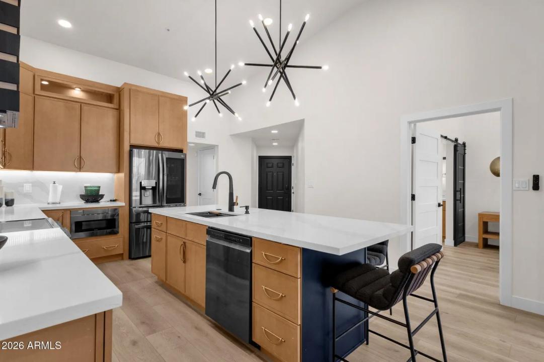 Real Estate Picture 18