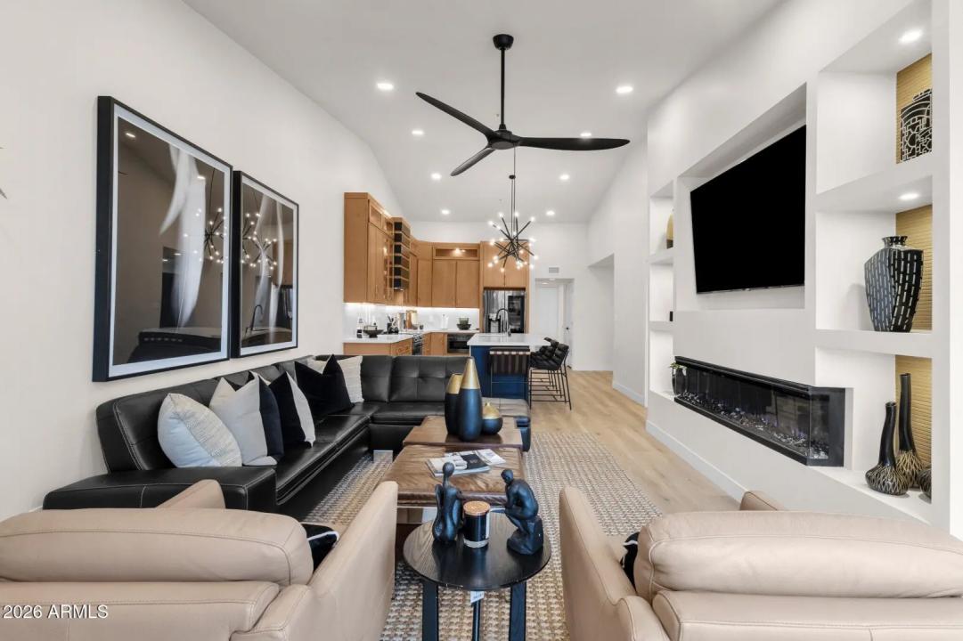 Real Estate Picture 22