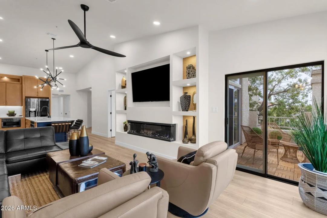 Real Estate Picture 23