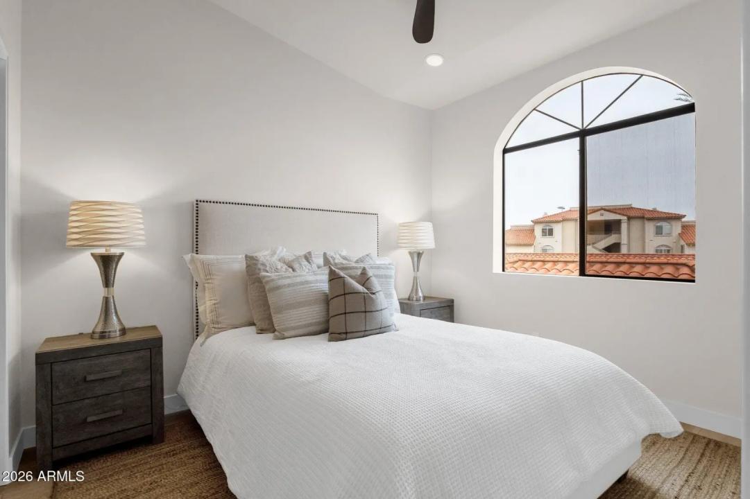 Real Estate Picture 29