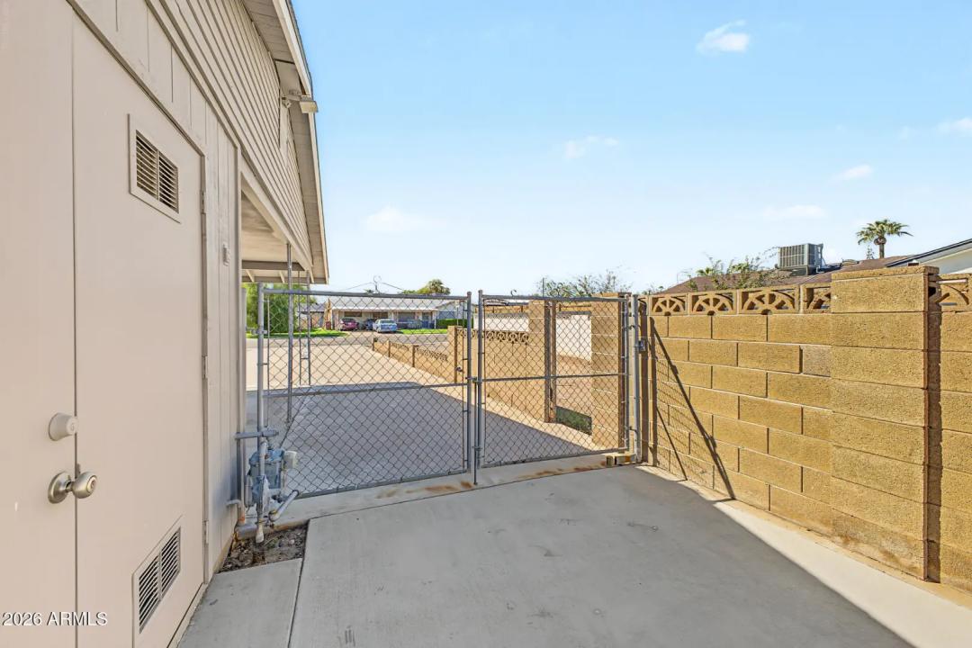 Real Estate Picture 24