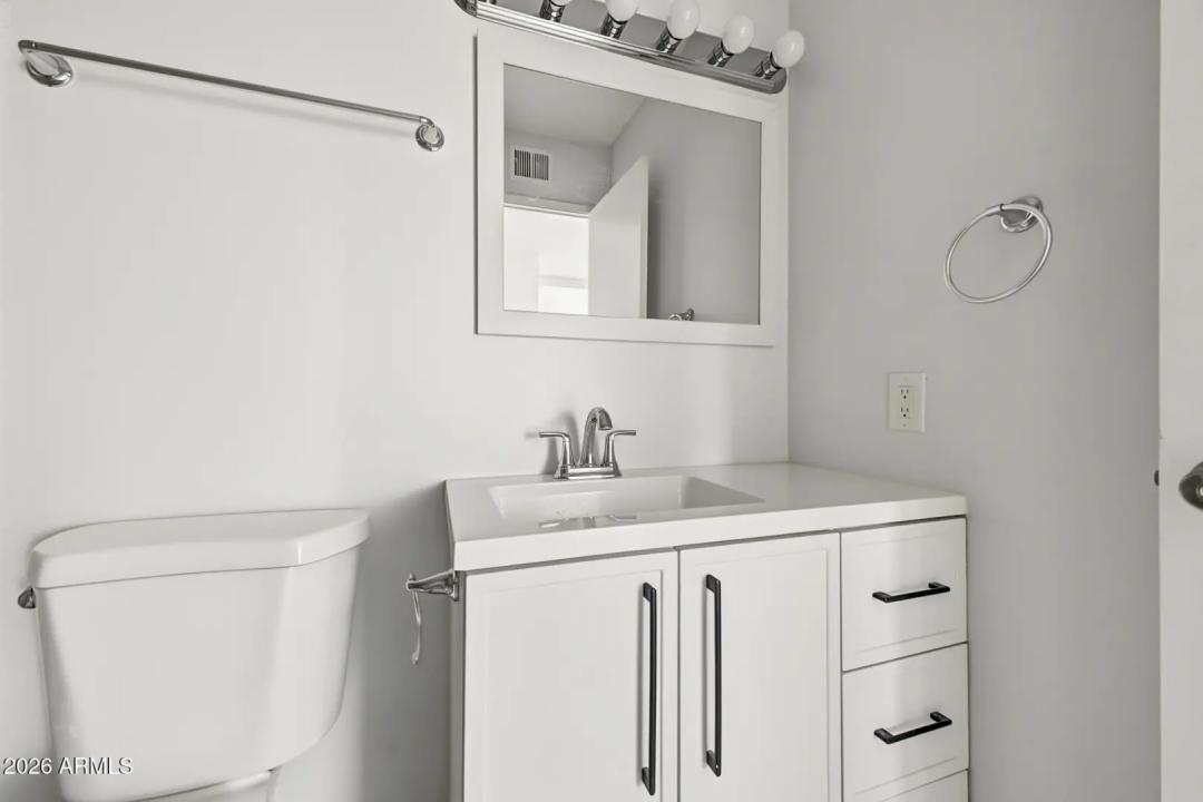 Real Estate Picture 11