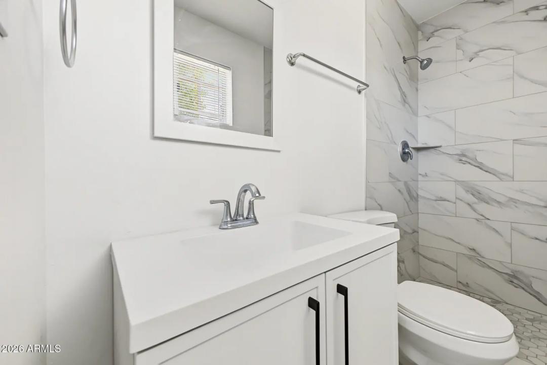 Real Estate Picture 15