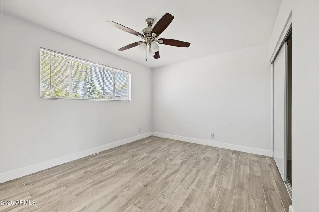 Real Estate Picture 14
