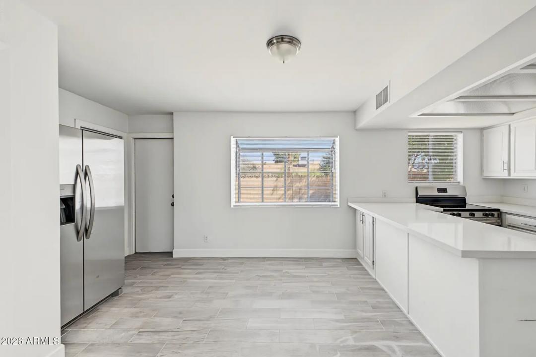 Real Estate Picture 6