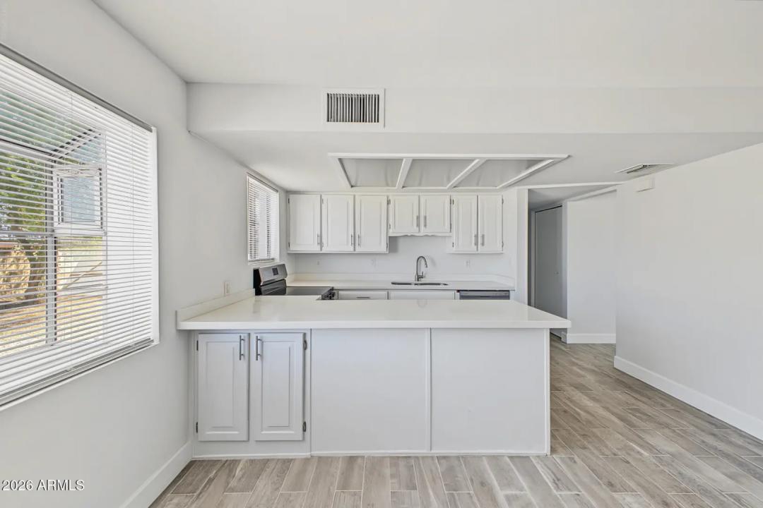 Real Estate Picture 8