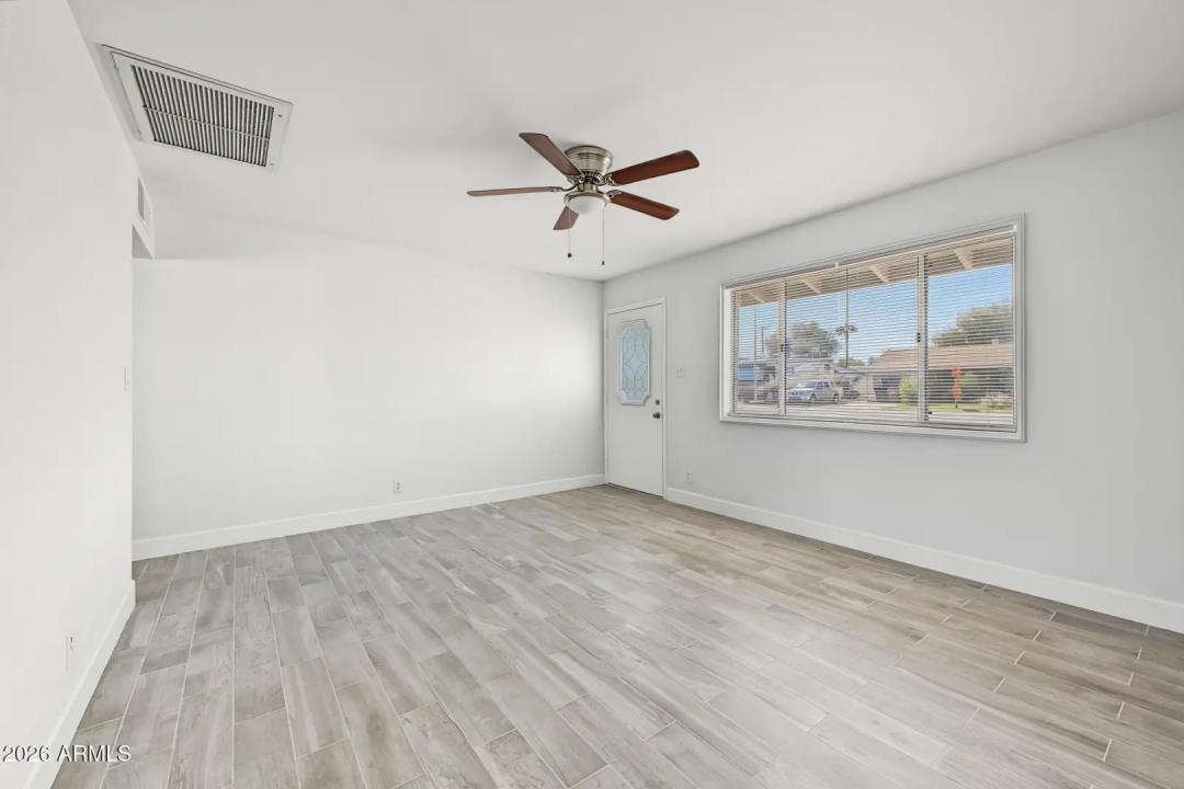 Real Estate Picture 5