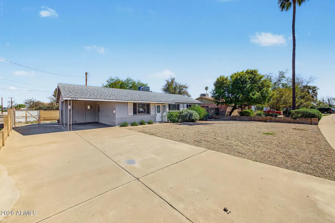 Real Estate Picture 3