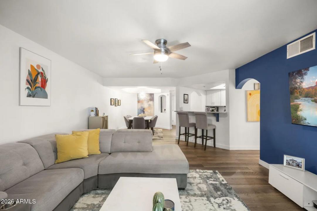 Real Estate Picture 11