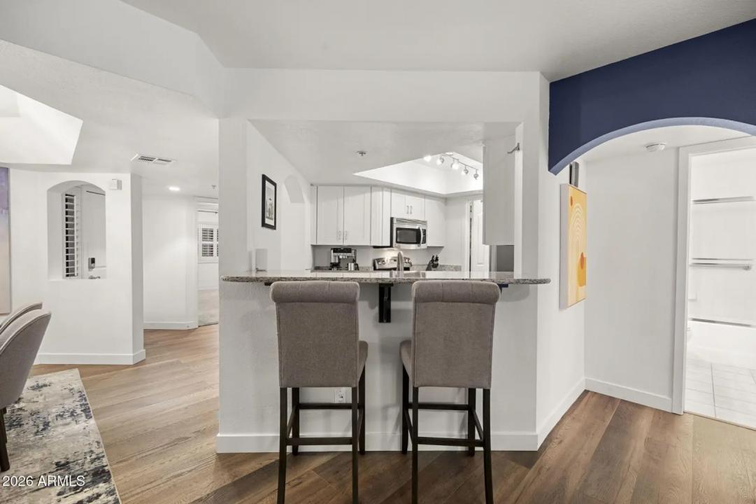Real Estate Picture 14