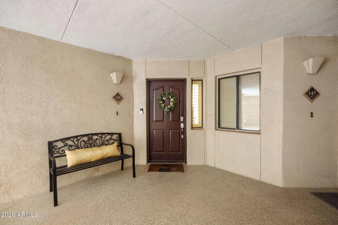 Real Estate Picture 4