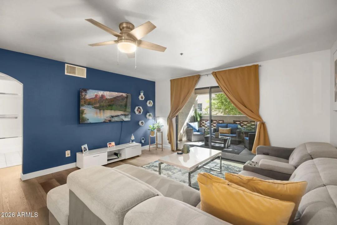 Real Estate Picture 7