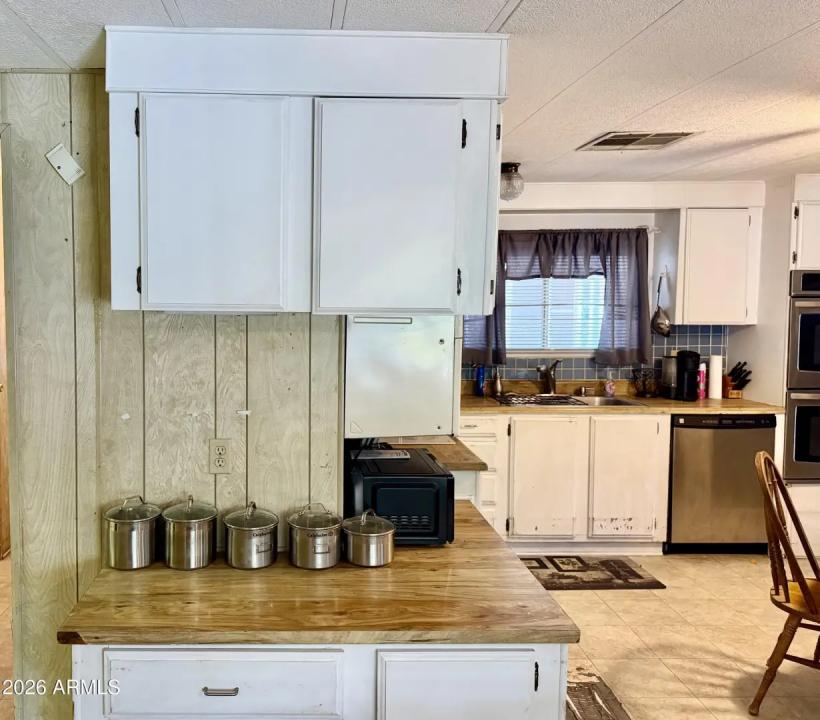 Real Estate Picture 6