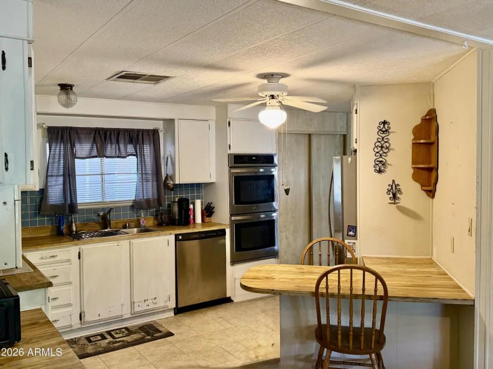 Real Estate Picture 5