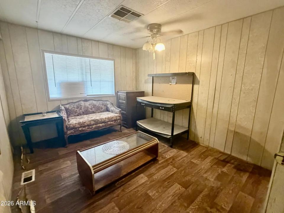 Real Estate Picture 9