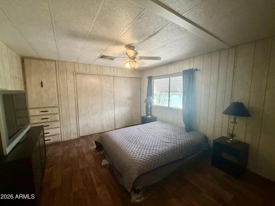 Real Estate Picture 7