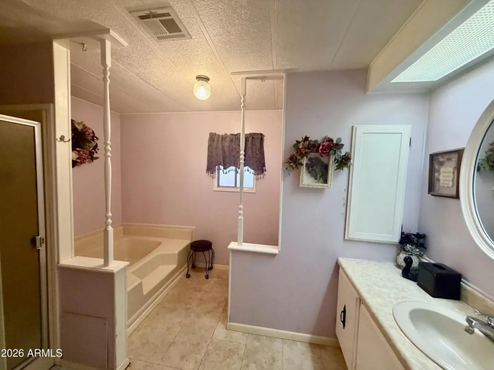 Real Estate Picture 8