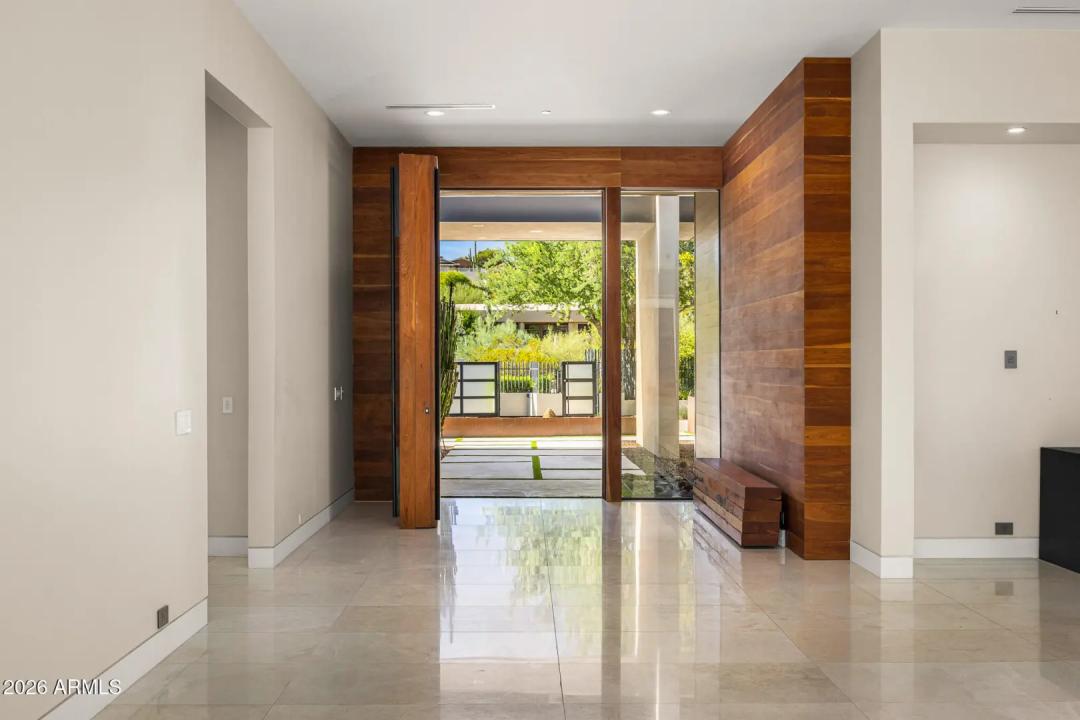 Real Estate Picture 5