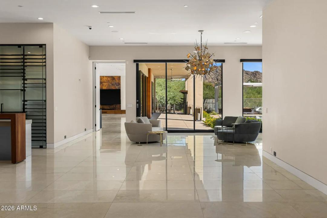 Real Estate Picture 6