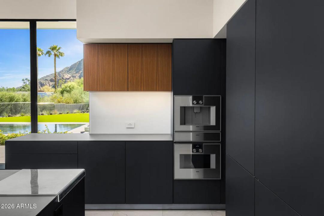Real Estate Picture 9