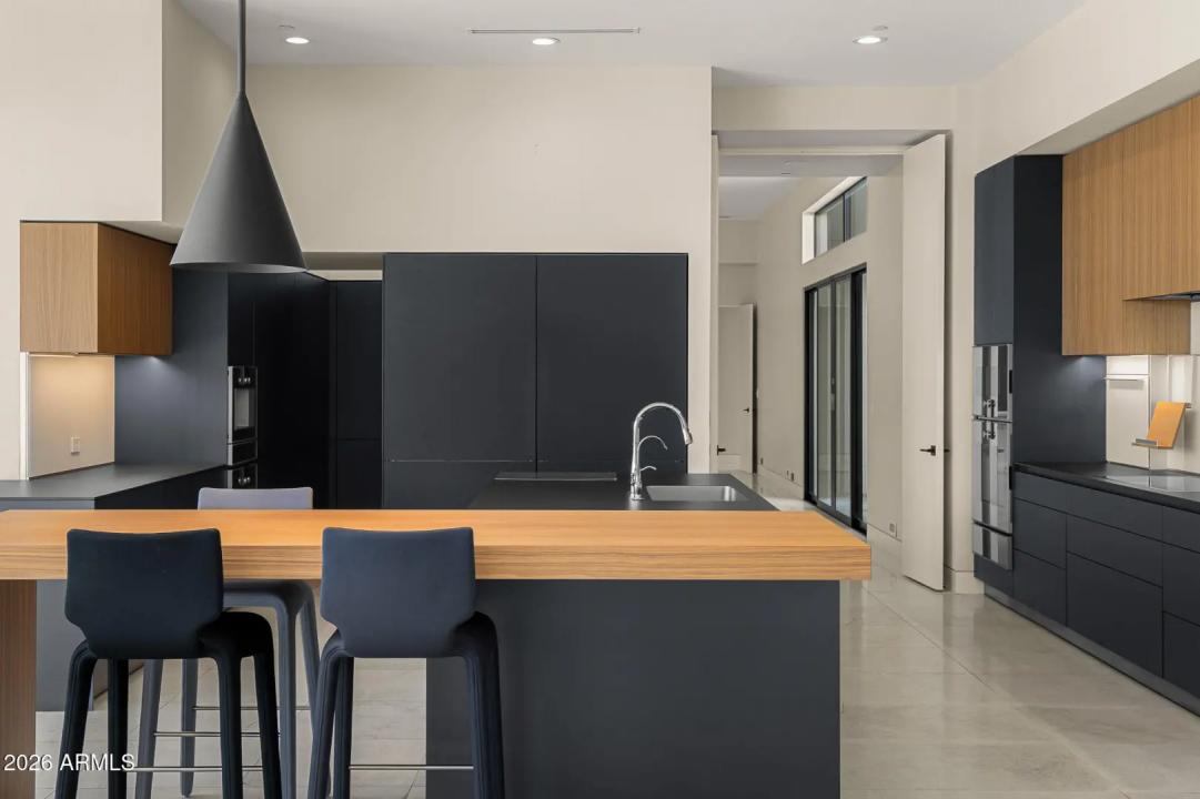 Real Estate Picture 10