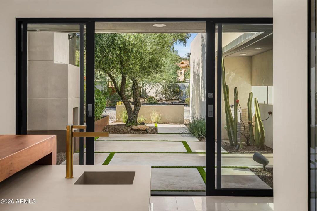 Real Estate Picture 12