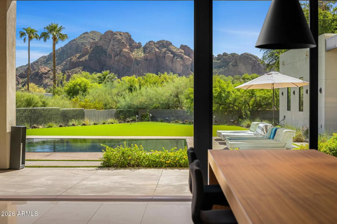 Real Estate Picture 3