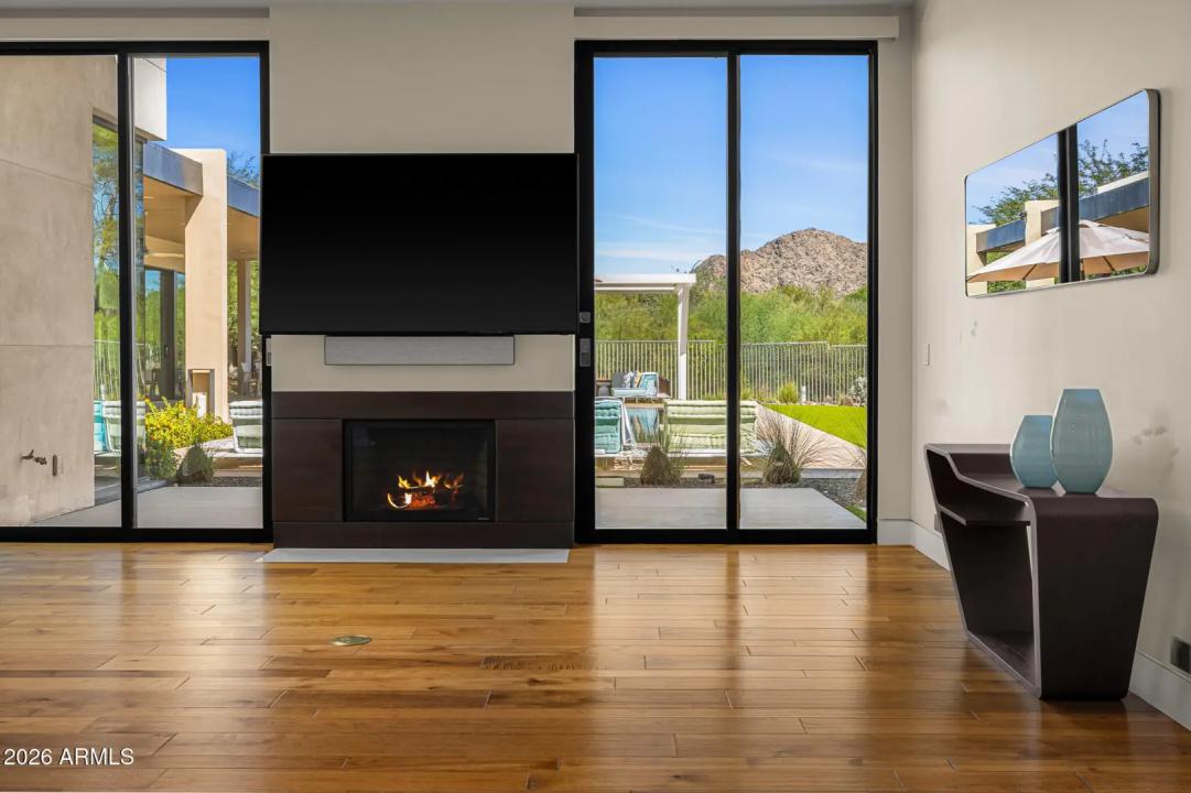 Real Estate Picture 18